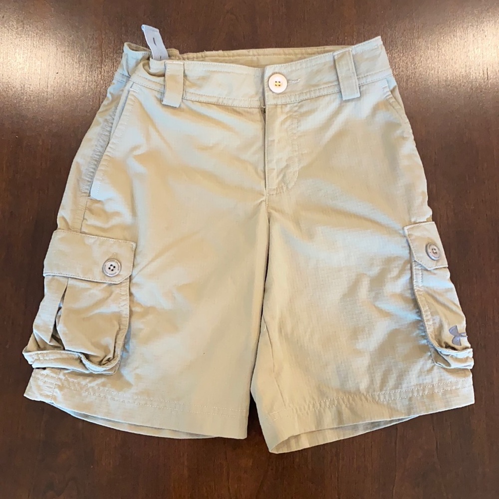 Boys Under Armour Cargo Golf Shorts Small